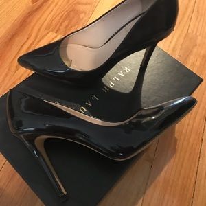 Vince camuto classic black pumps size 7